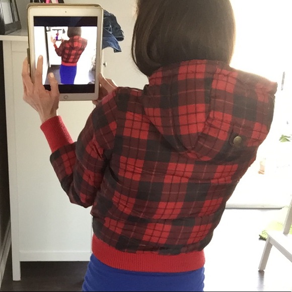 H&M Black and red plaid hooded puffer jacket - Picture 2 of 8